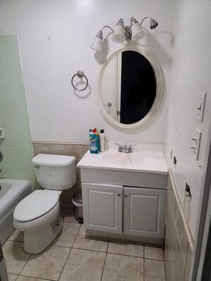 Before and After Bathroom Remodeling in San Antonio, TX (2)